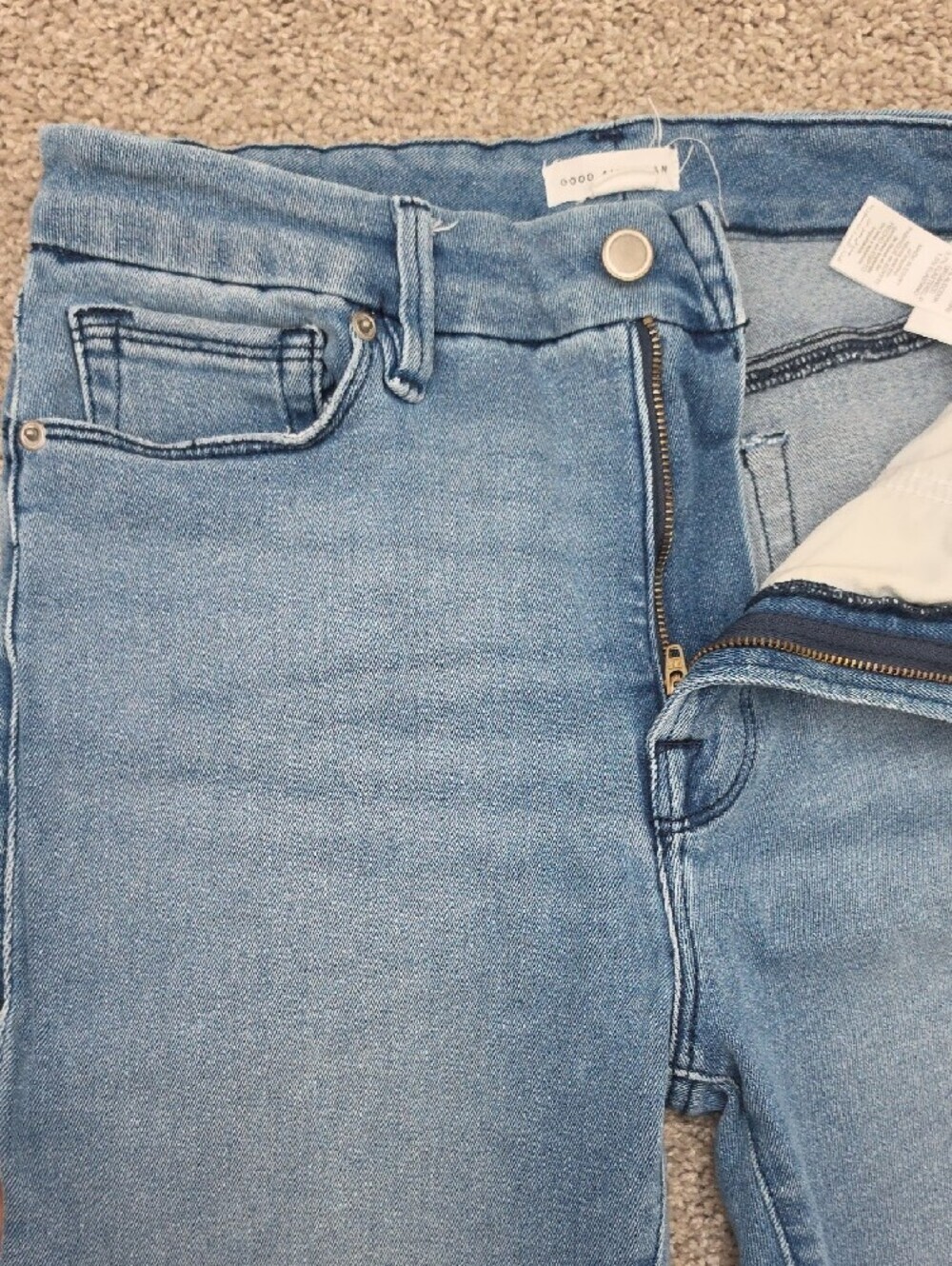 Good American Light Blue Straight-Leg Jeans - Picture 4 of 7
